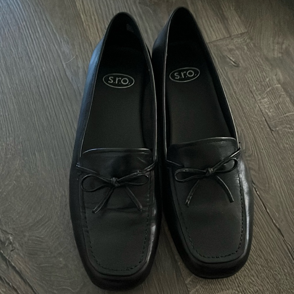 s.r.o. Women leather loafers size 8M
